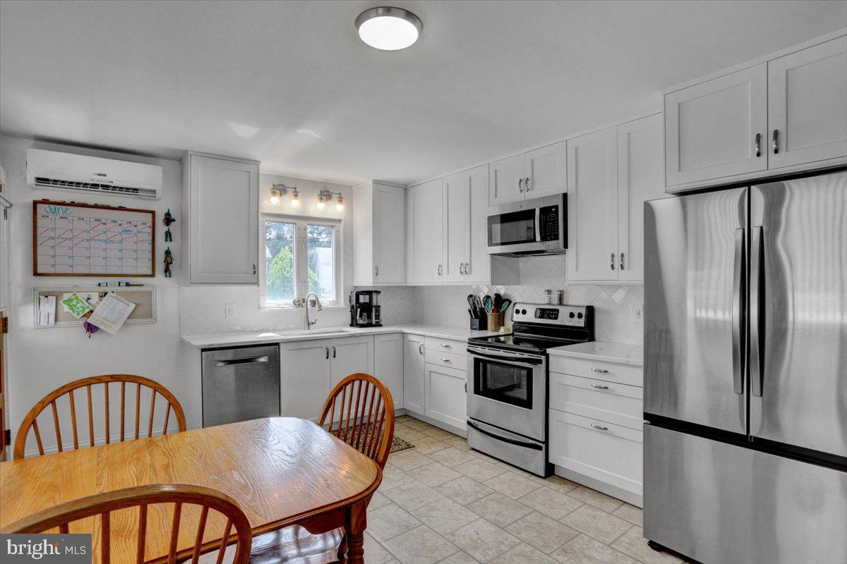 1326 Columbia Avenue Reading, PA 19607 - Photo 8 of 37