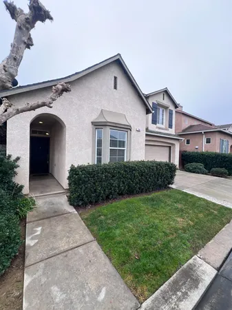 $2,200 | 770 West Brittany Lane, Clovis, CA 93619
