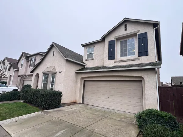 $2,200 | 770 West Brittany Lane, Clovis, CA 93619