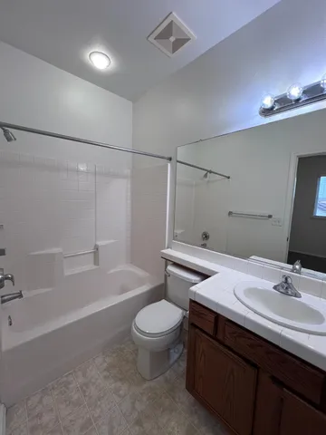 $2,250 | 770 West Brittany Lane, Clovis, CA 93619