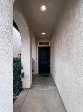 $2,200 | 770 West Brittany Lane, Clovis, CA 93619