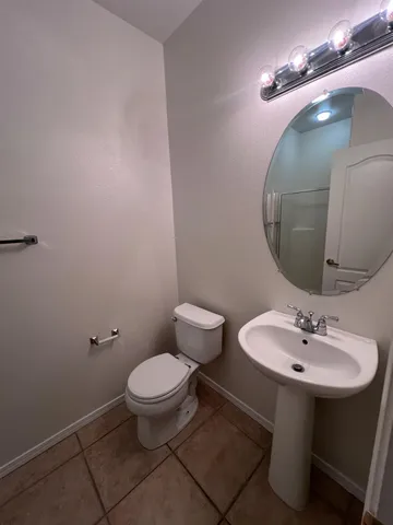 $2,250 | 770 West Brittany Lane, Clovis, CA 93619