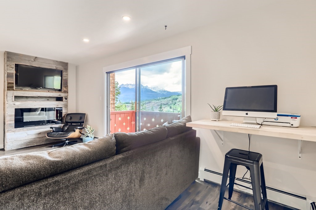 180 Evergreen Road, Unit 204 Dillon, CO 80435 - Photo 4 of 13 Gallery Image 4