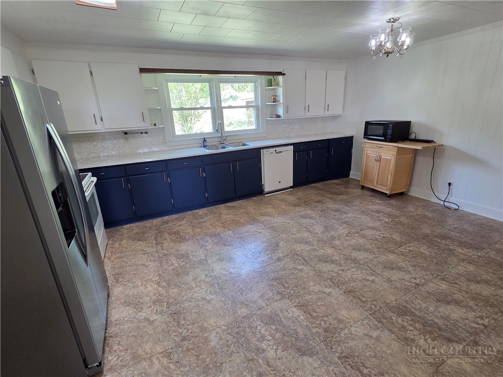 145 Black Oak Ridge Road Taylorsville, NC 28681 - Photo 13 of 39