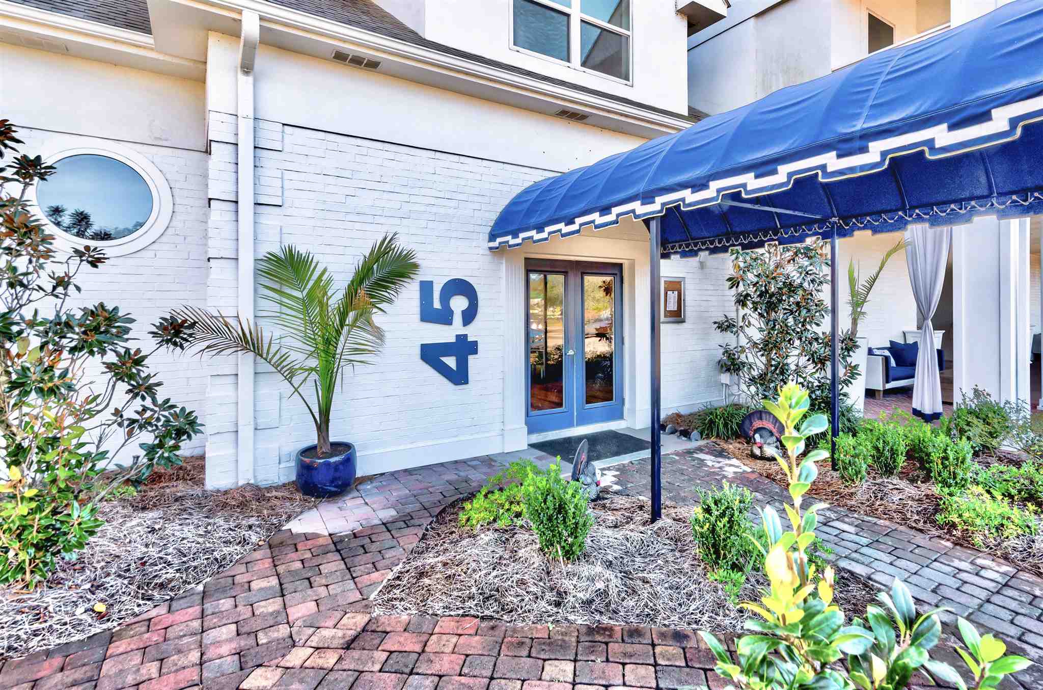 20050 Oak Road East, Unit 1108 Gulf Shores, AL 36542 - Photo 15 of 28 Onsite Dining & Bar