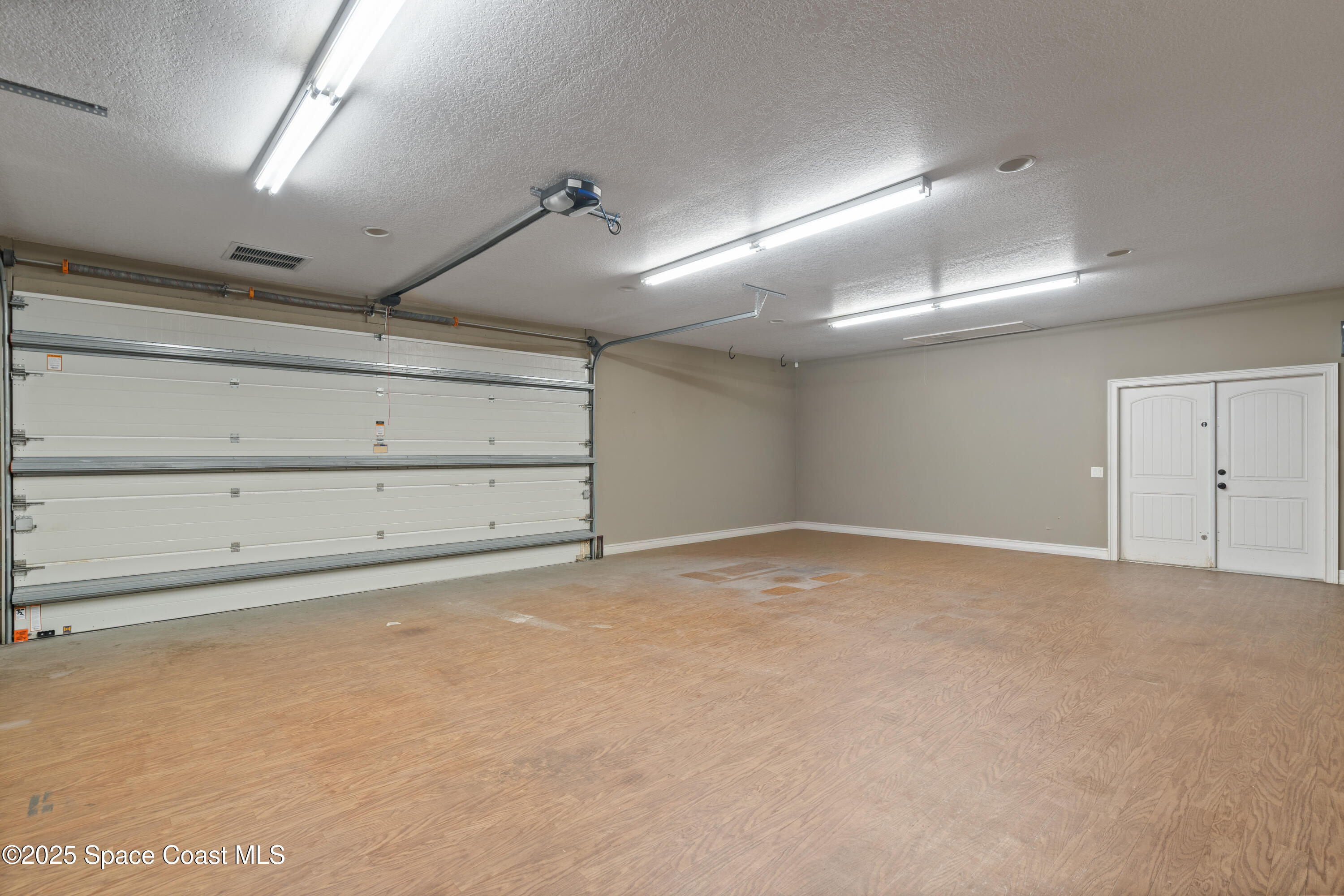 2869 Hiawatha Avenue Northeast Palm Bay, FL 32905 - Photo 26 of 49 Garage