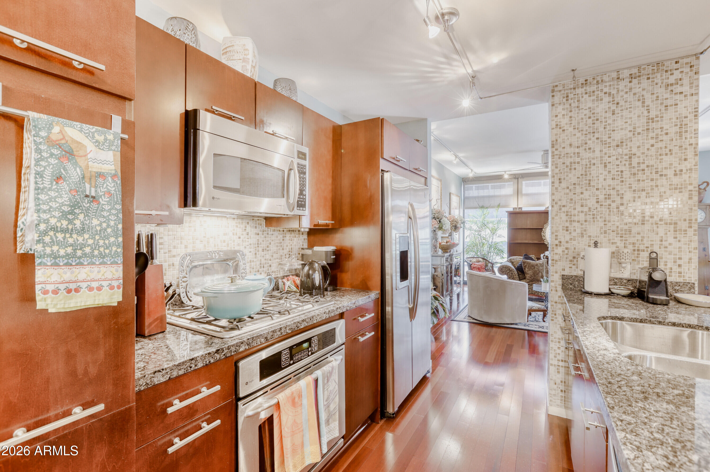 4808 North 24th Street, Unit 325 Phoenix, AZ 85016 - Photo 9 of 39 4808 N 24th Street 325 - MLS Sized - 010