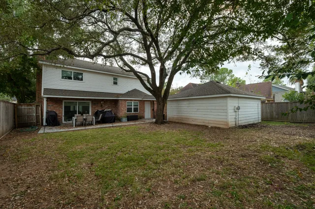 a view of house and outdoor space