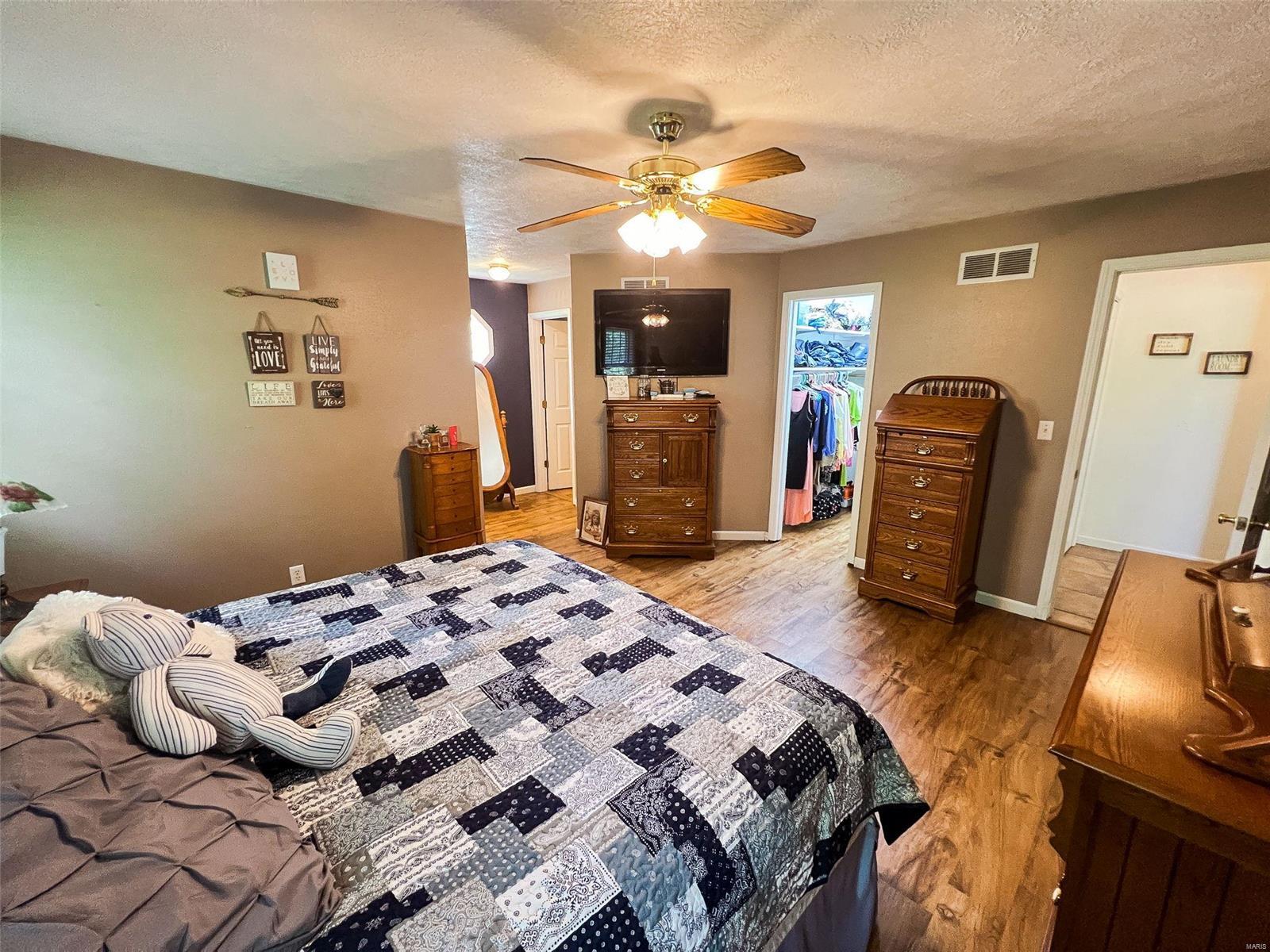 671 Kane Street Carlyle, IL 62231 - Photo 11 of 40 Gallery Image 11