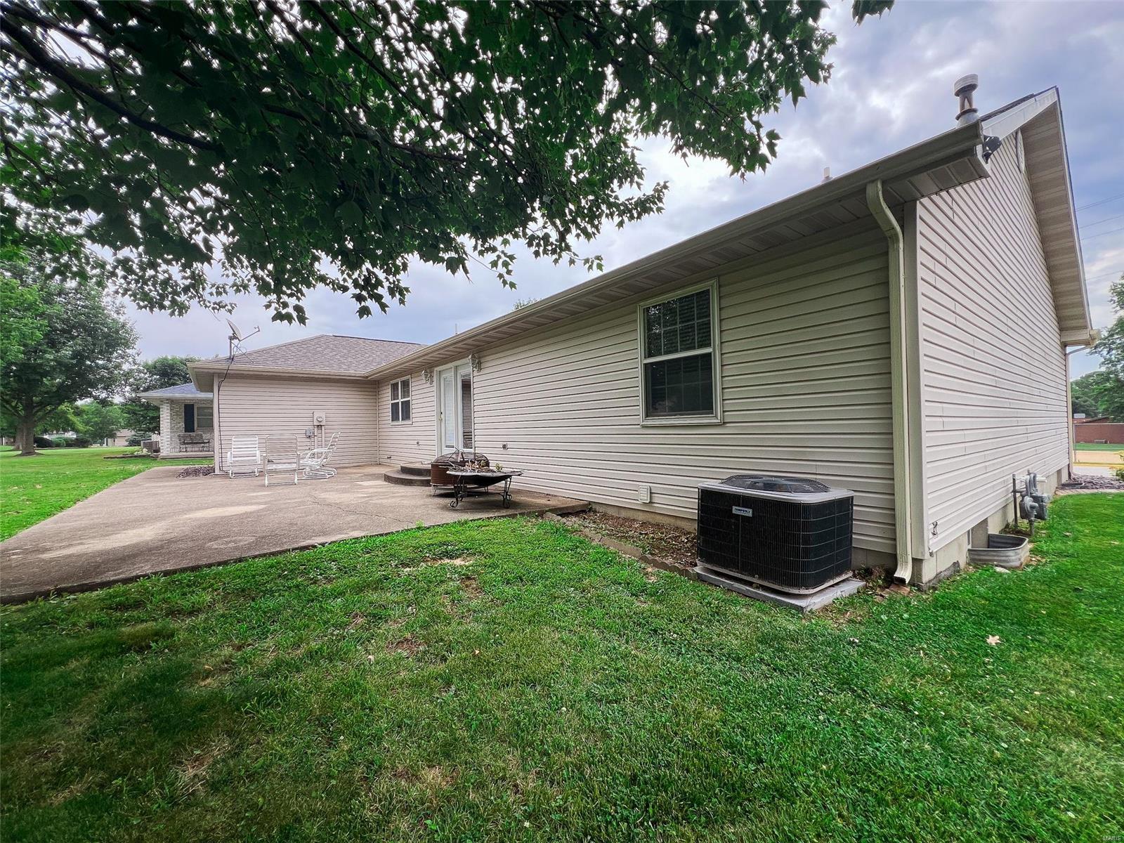 671 Kane Street Carlyle, IL 62231 - Photo 33 of 40 Gallery Image 33