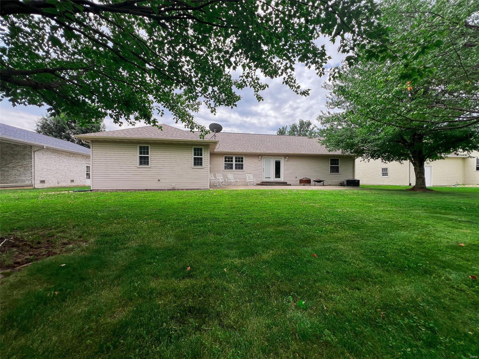 671 Kane Street Carlyle, IL 62231 - Photo 35 of 40 Gallery Image 35