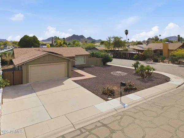 $449,900 | 2501 East Dahlia Drive, Phoenix, AZ 85032