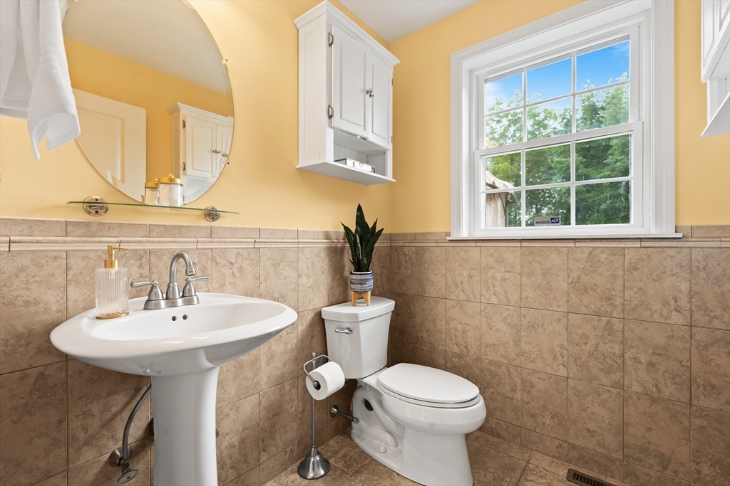 74 Muller Road Burlington, MA 01803 - Photo 18 of 38 Gallery Image 18