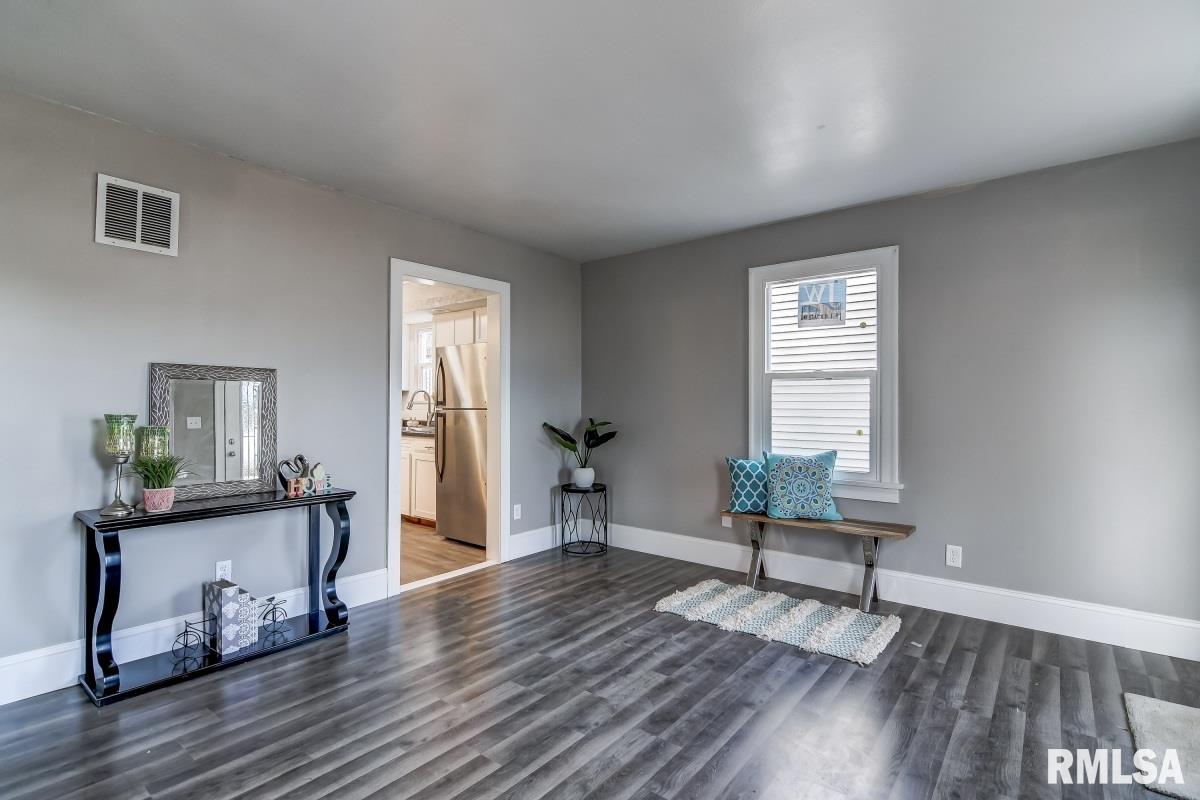 412 Kern Street Springfield, IL 62703 - Photo 5 of 37