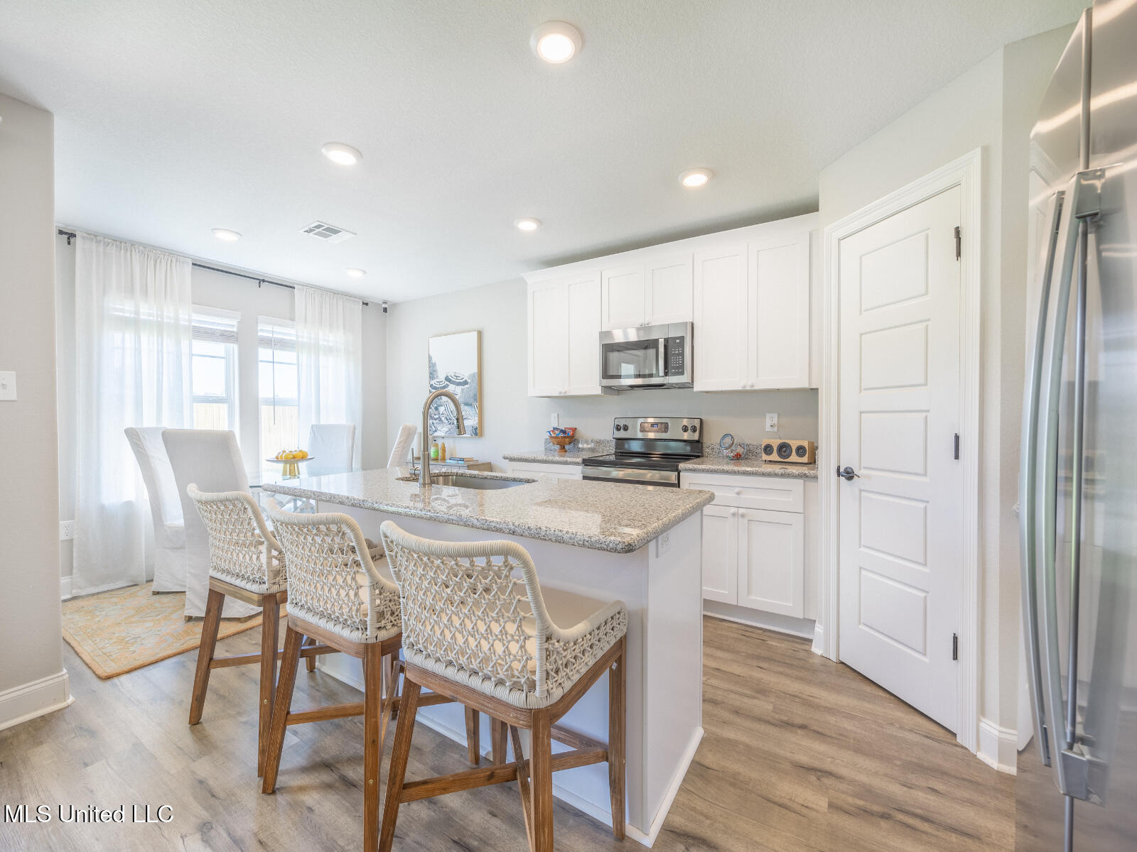 7964 Buttonbush Road Biloxi, MS 39532 - Photo 3 of 18 _Kai_C193_Kitchen
