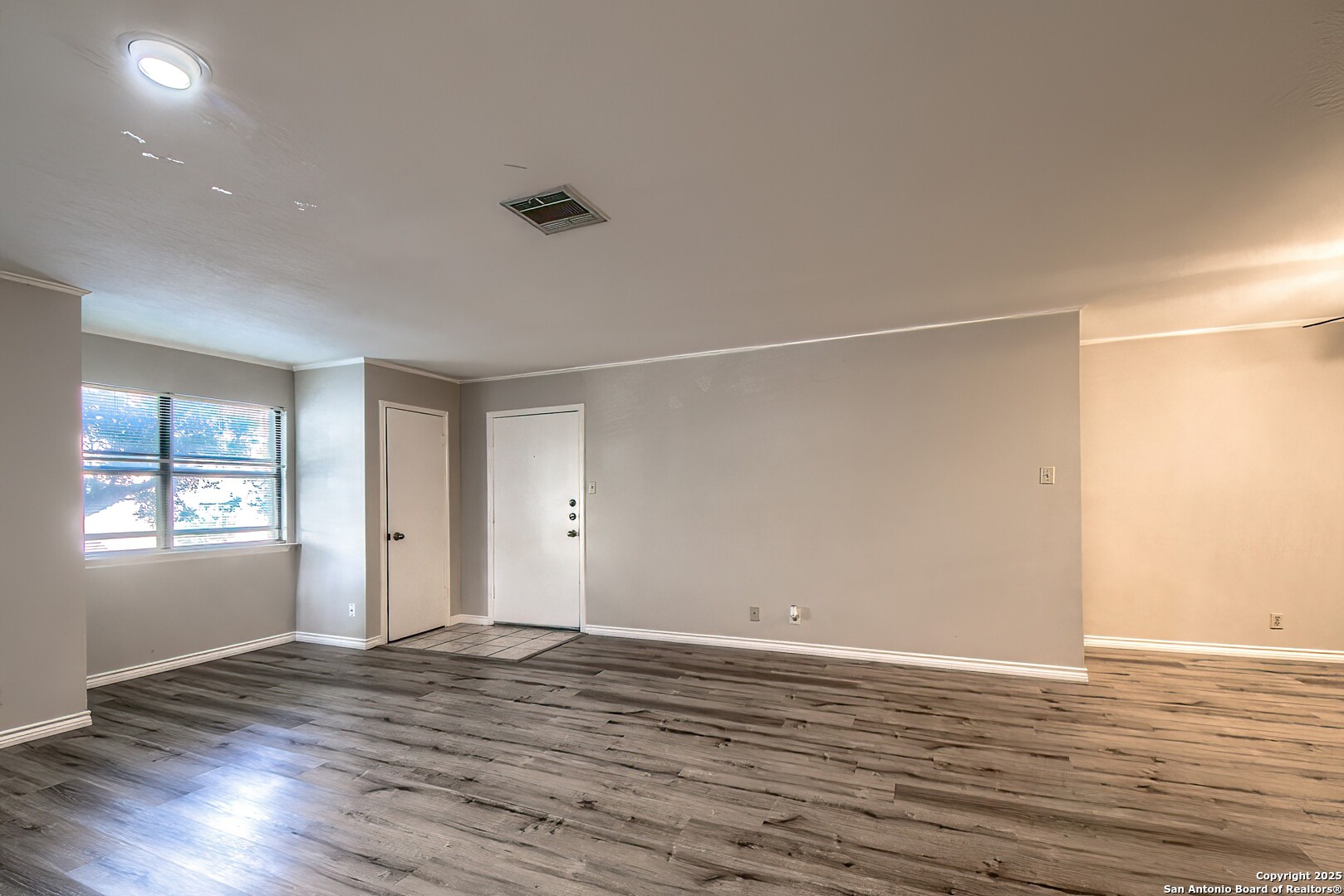 7738 Chambers Road, Unit 1102 San Antonio, TX 78229 - Photo 3 of 26 Gallery Image 3