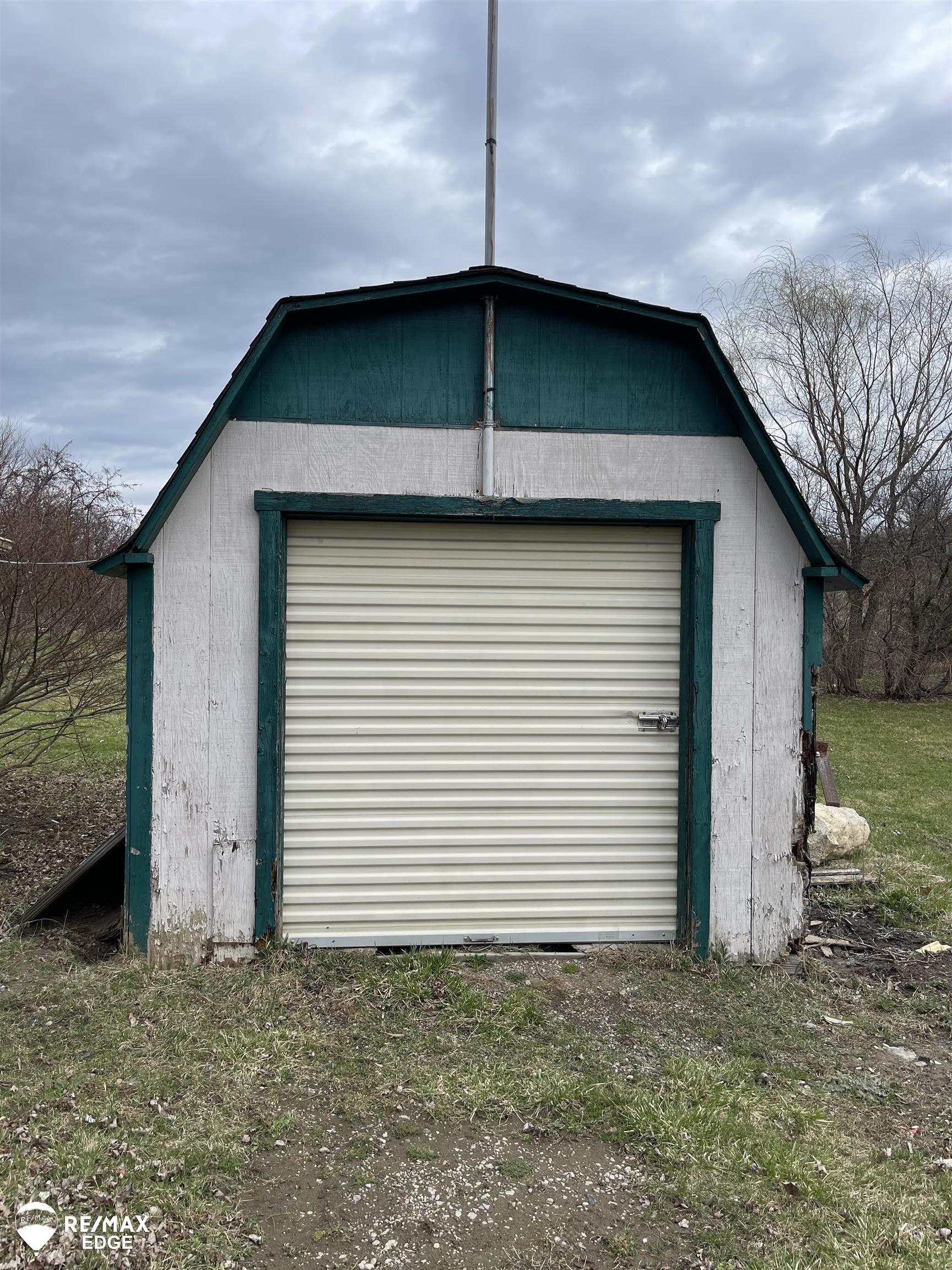 4124 Flushing Road Flint, MI 48504 - Photo 20 of 23 50136175-387b0f7b-4cac-45c0-96a6-4e7363eb189f.JPG