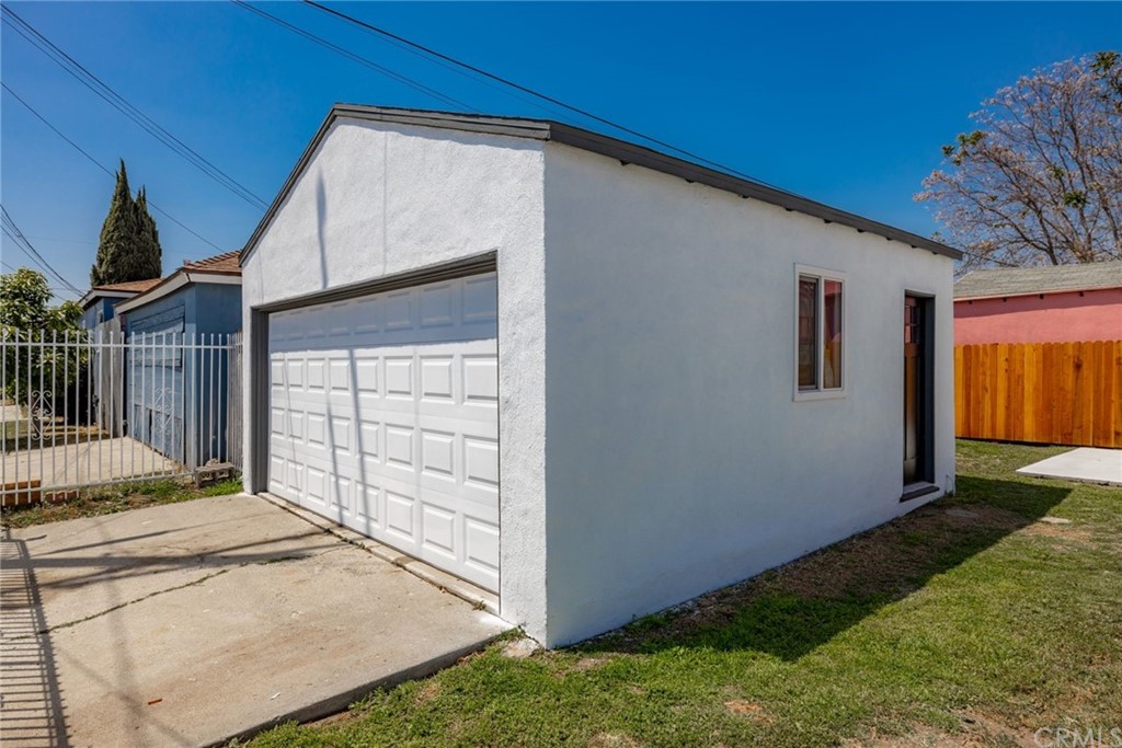 900 West Brazil Street Compton, CA 90220 - Photo 7 of 34