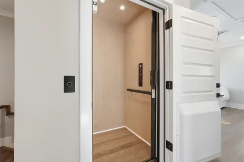 $1,999,000 | 149 Low Tide Court, Charleston, SC 29492