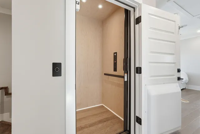 $1,999,000 | 149 Low Tide Court, Charleston, SC 29492