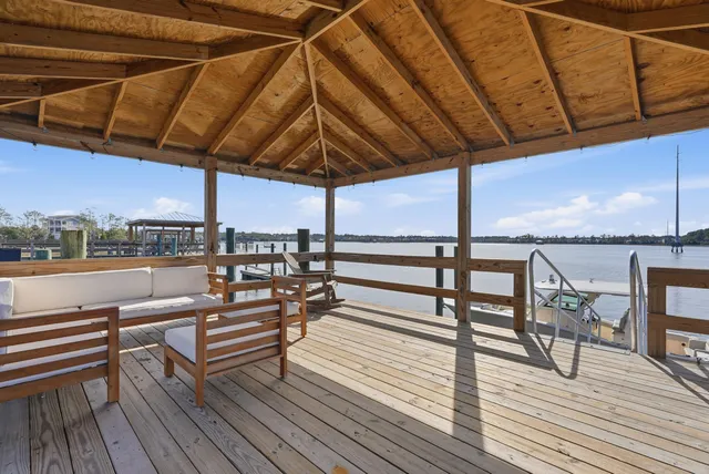 $1,999,000 | 149 Low Tide Court, Charleston, SC 29492