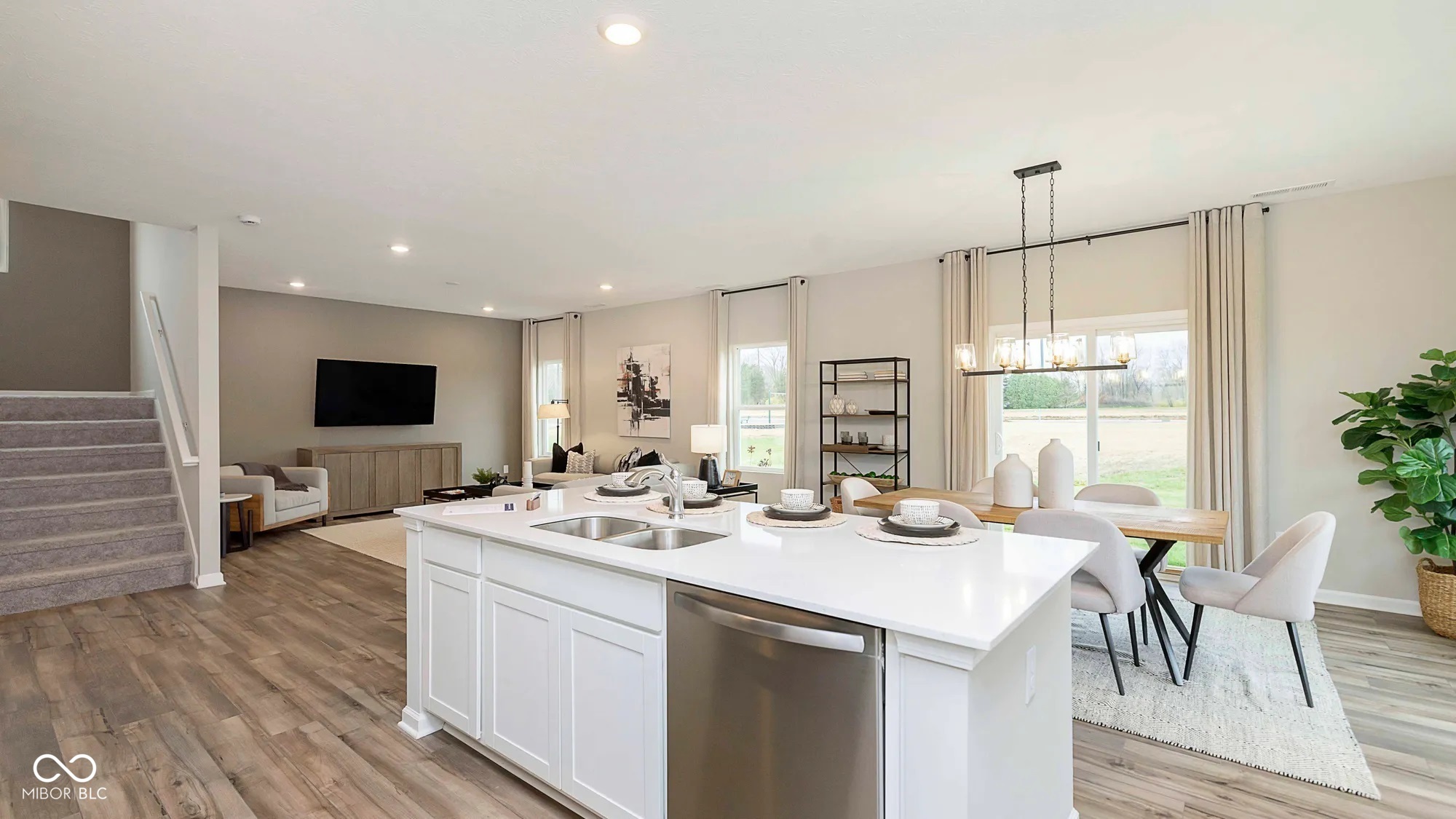 250 Evening Bay Court Pendleton, IN 46064 - Photo 2 of 3