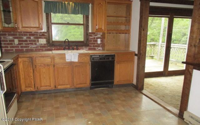 2817 Jackson Road Stroudsburg, PA 18360 - Photo 11 of 22 a view of a window in a kitchen