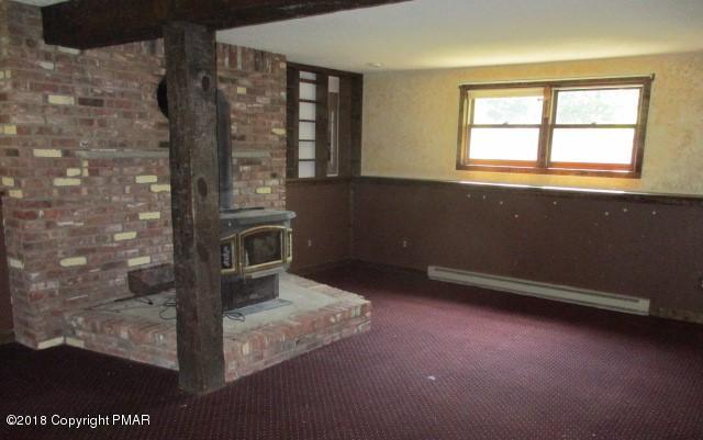 2817 Jackson Road Stroudsburg, PA 18360 - Photo 18 of 22 a view of an empty room with a window