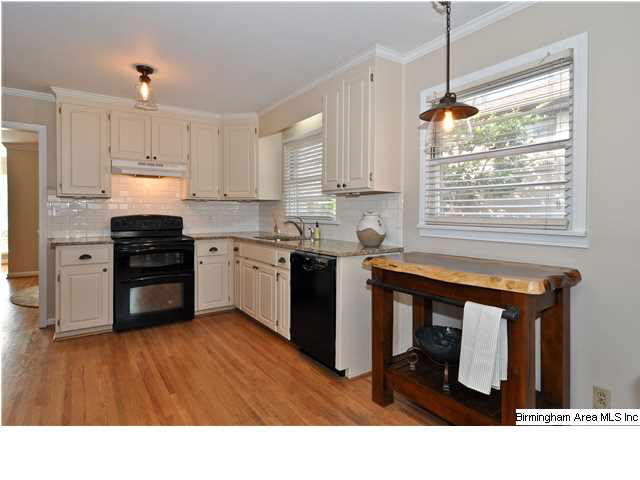 427 Cliff Place Birmingham, AL 35209 - Photo 11 of 32