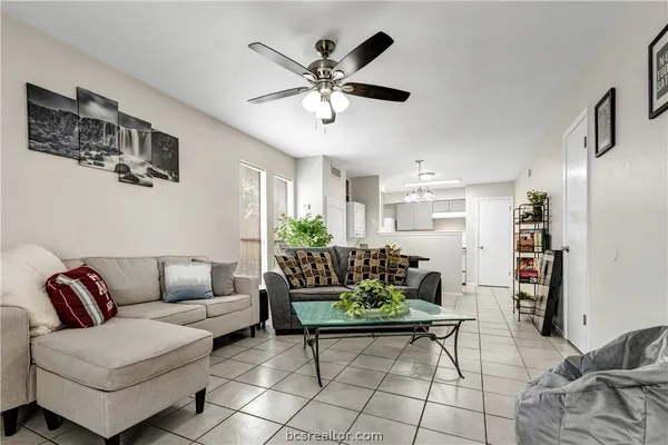 $1,250 | 1520 Hawk Tree Drive, Unit A, College Station, TX 77845