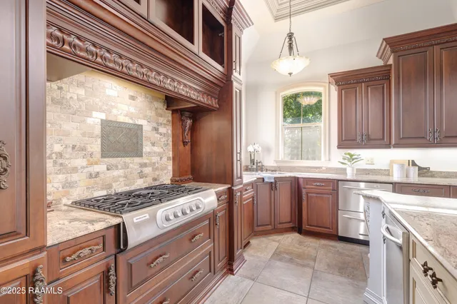 $579,000 | 7536 Cemetery Road, St. Martinville, LA 70582