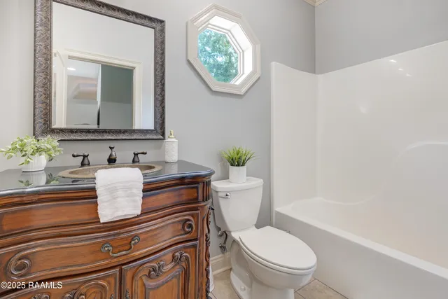 $579,000 | 7536 Cemetery Road, St. Martinville, LA 70582