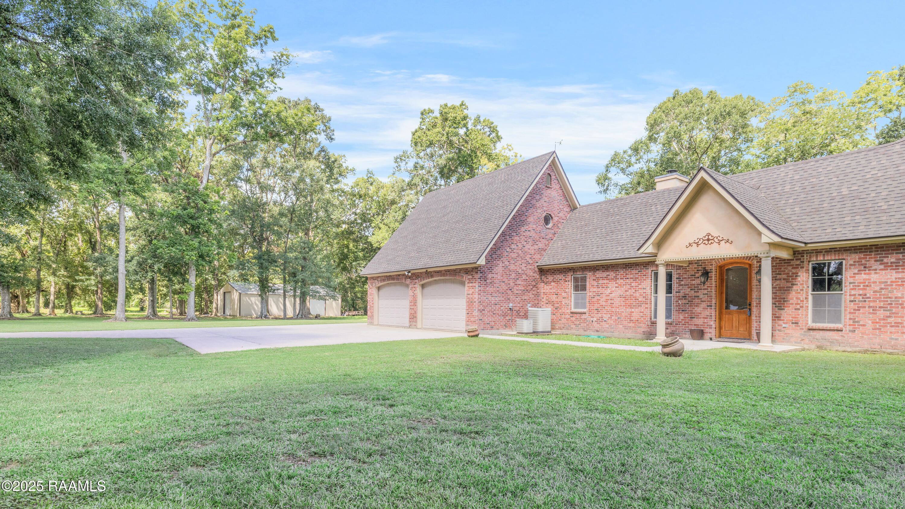 7536 Cemetery Road St. Martinville, LA 70582 - Photo 40 of 46 Garage/Side Entry