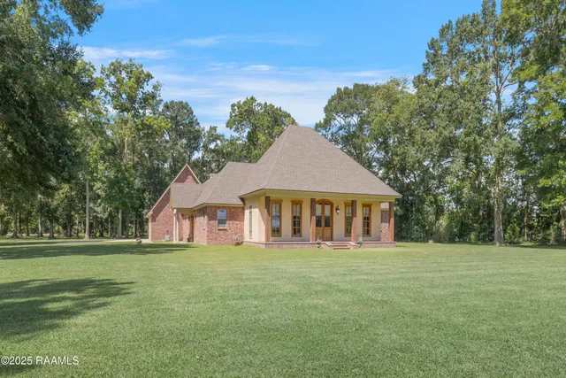 $579,000 | 7536 Cemetery Road, St. Martinville, LA 70582