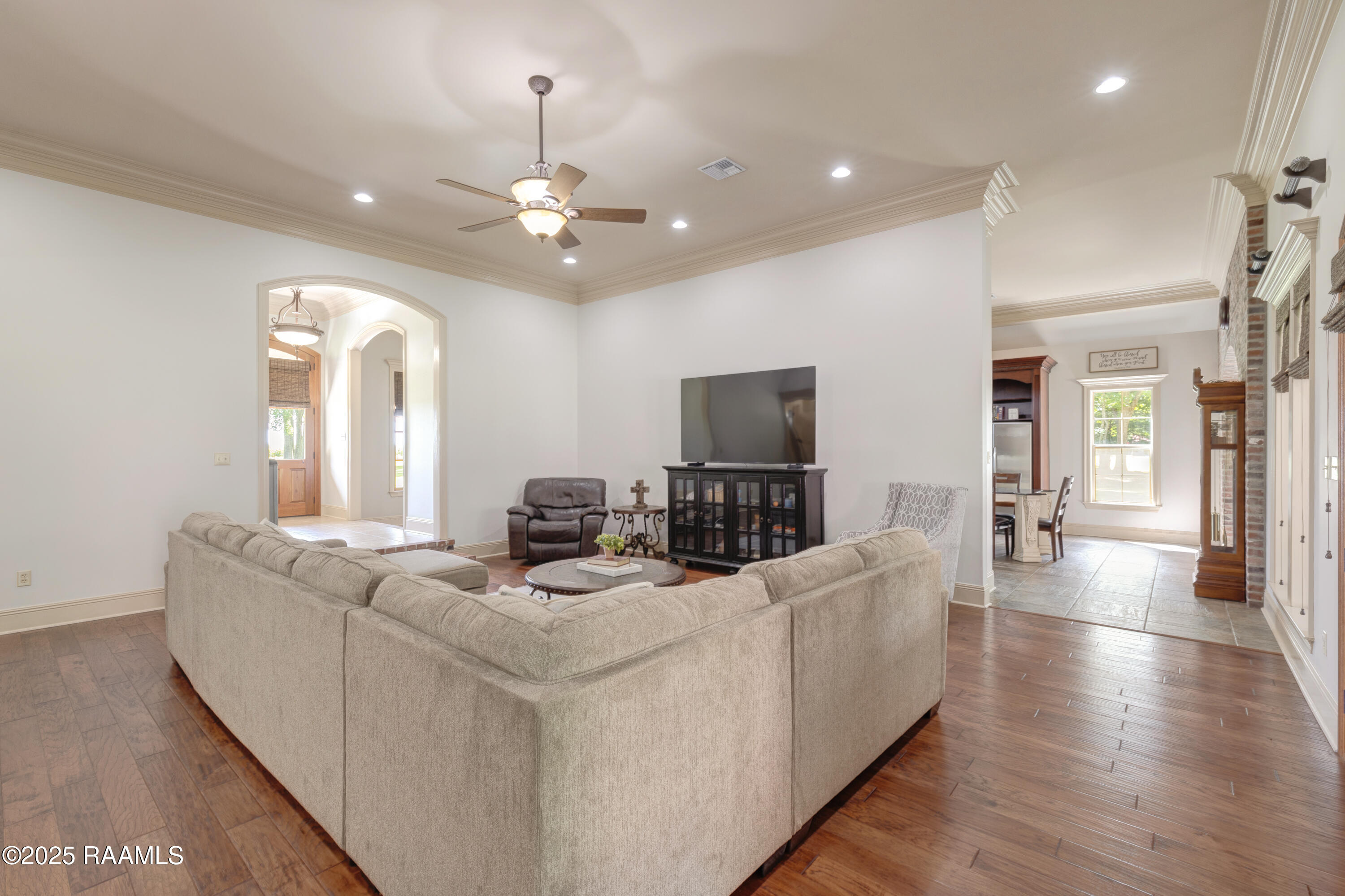 7536 Cemetery Road St. Martinville, LA 70582 - Photo 8 of 46 Living Room