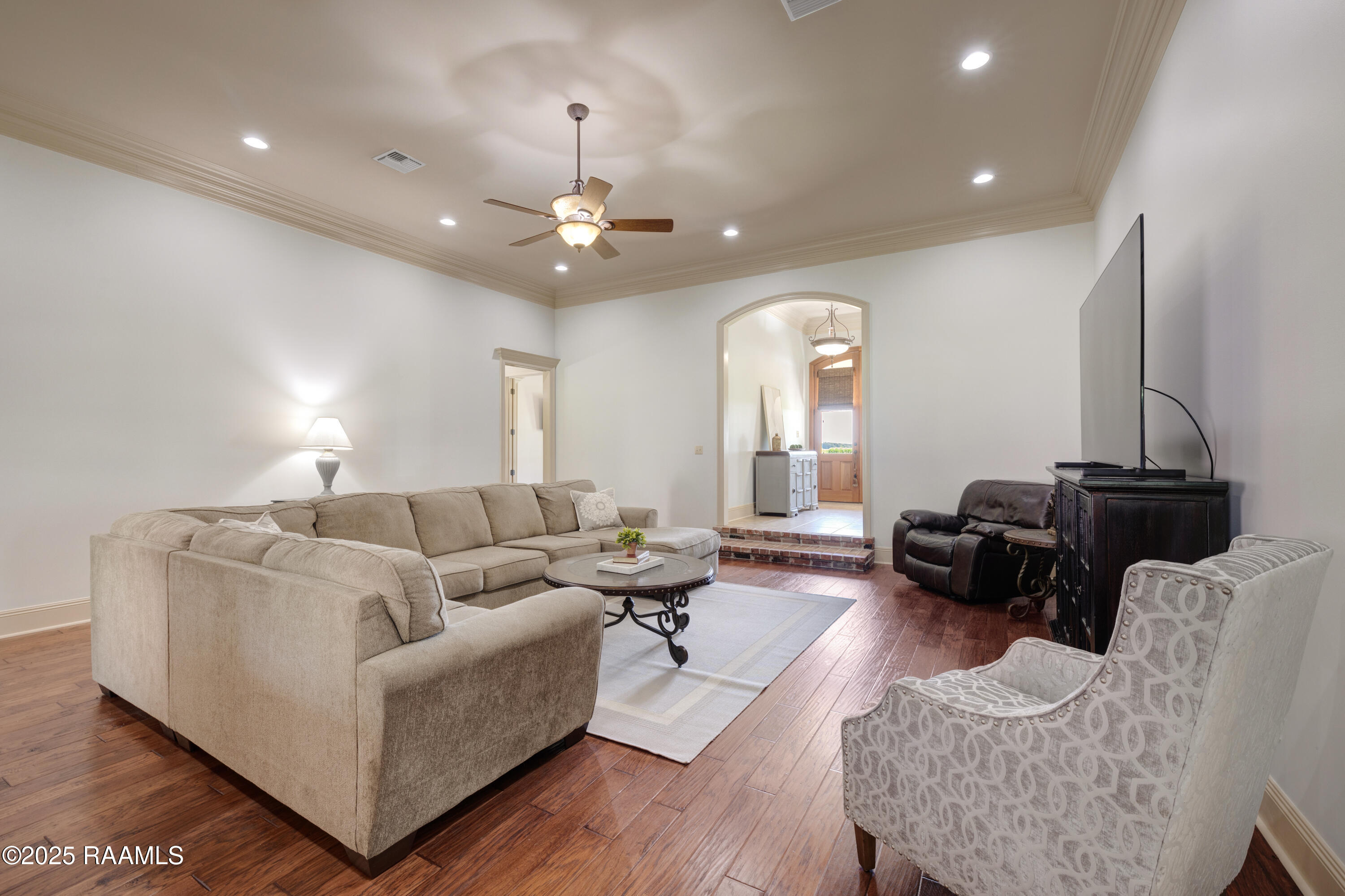 7536 Cemetery Road St. Martinville, LA 70582 - Photo 9 of 46 Living Room