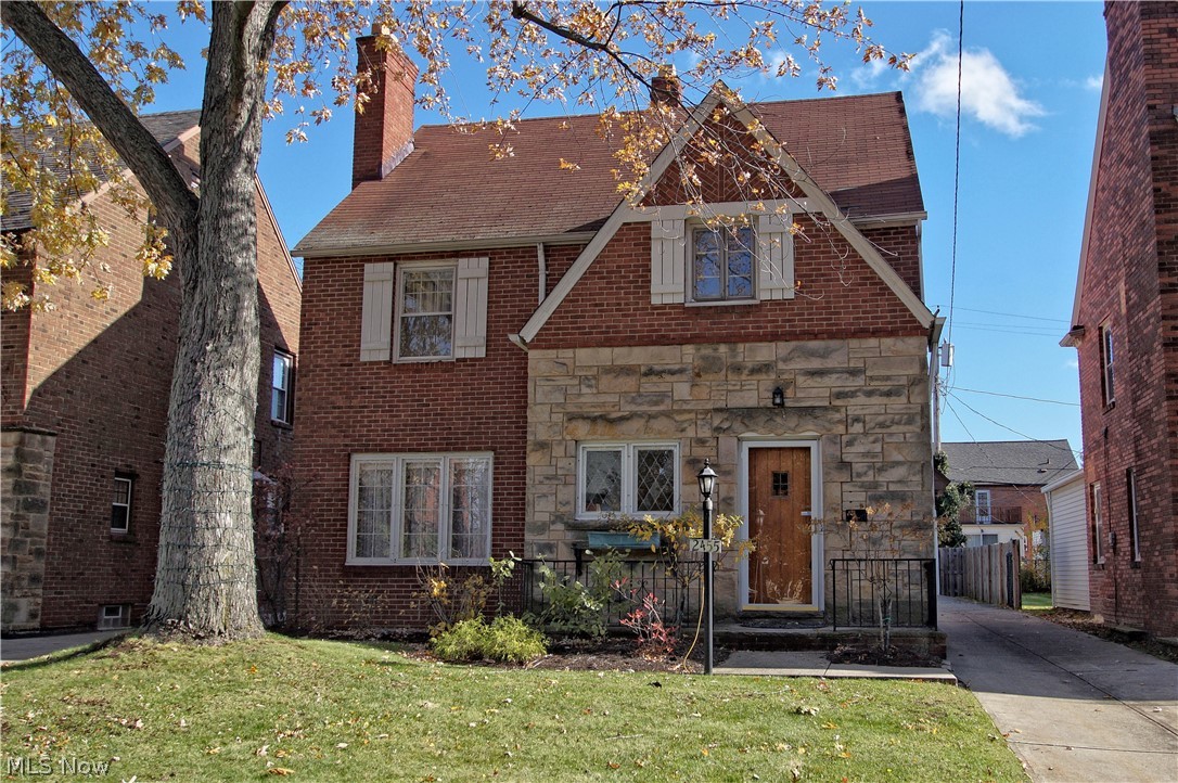 2455 Fenwick Road Cleveland, OH 44118 - Photo 1 of 27