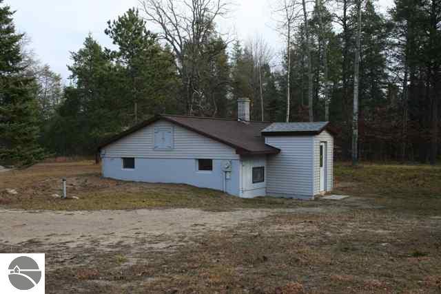 5374 Brown Bridge Road Traverse City, MI 49696 - Photo 7 of 19 1721877-7.JPG