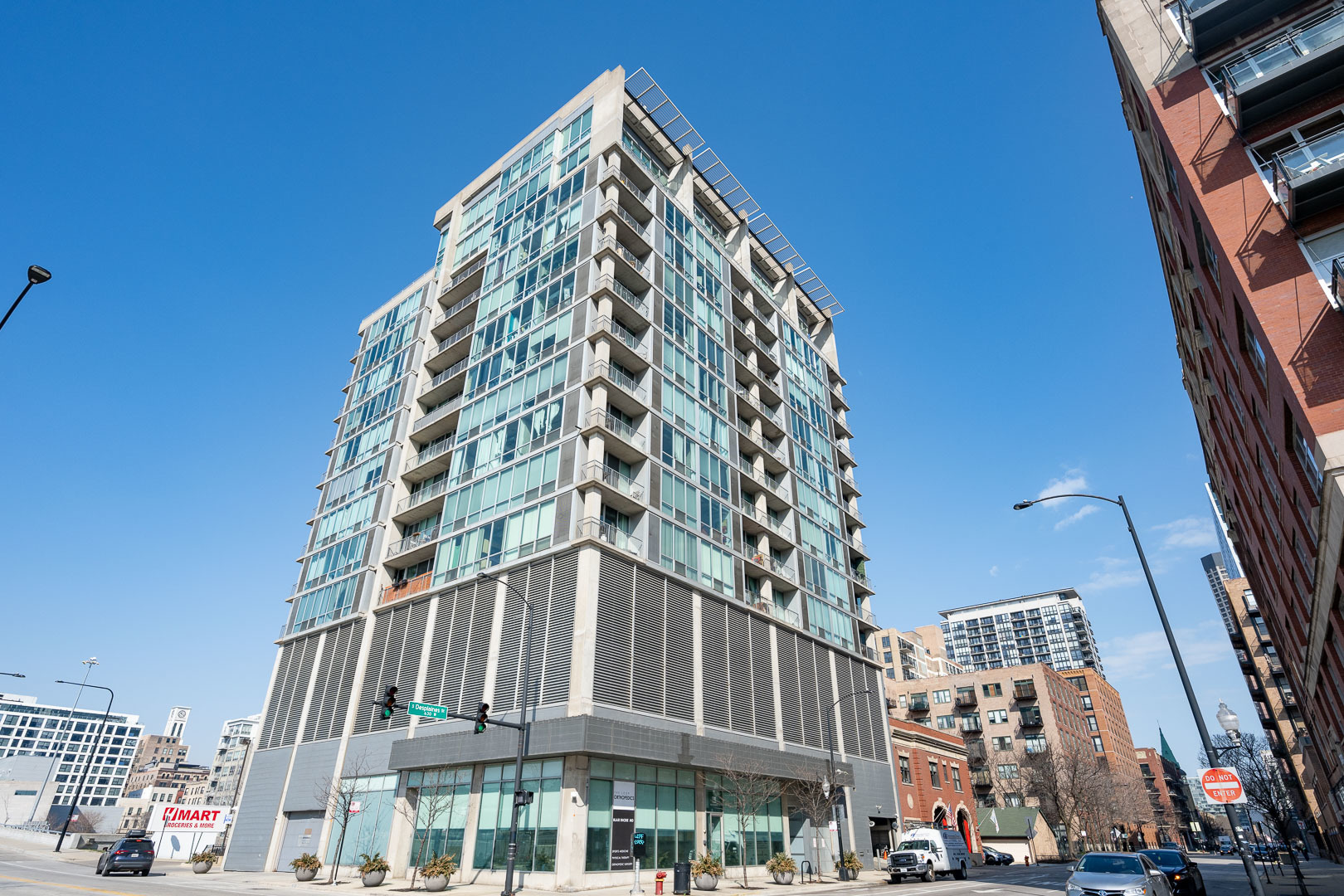 700 West Van Buren Street, Unit PH3 Chicago, IL 60607 - Photo 1 of 20 a view of a building
