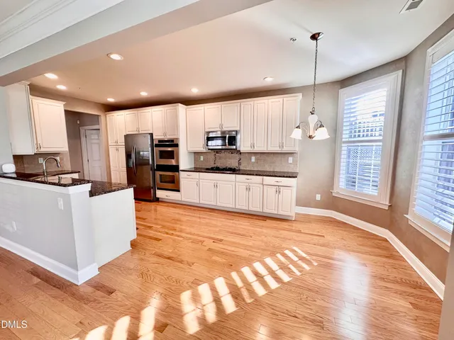 a close view of sink and tap