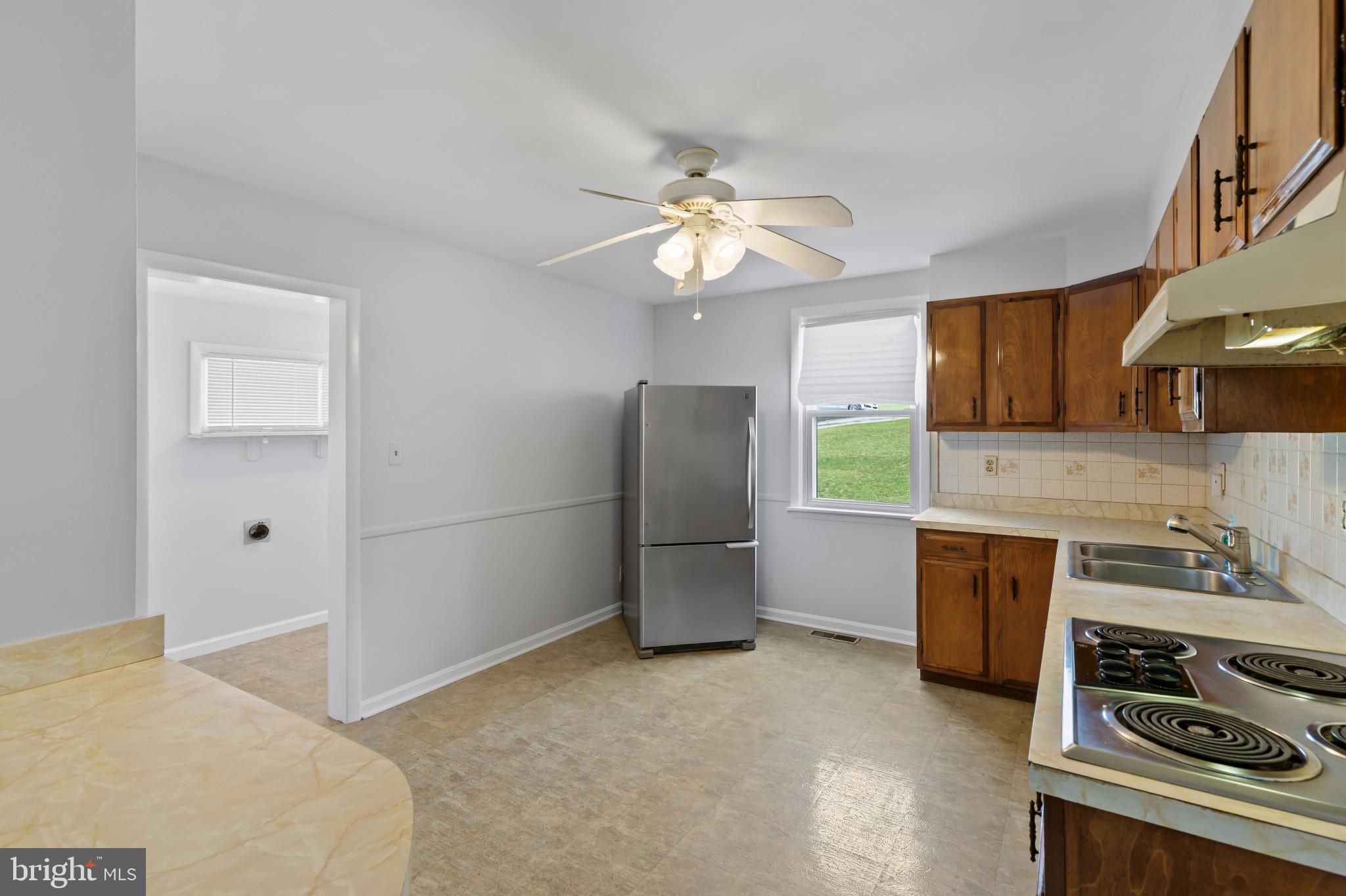 7508 Riddle Avenue Baltimore, MD 21224 - Photo 12 of 25