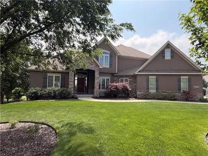 $950,000 | 11775 Northwest 81 Street, Parkville, MO 64152
