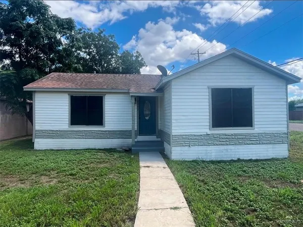 $1,300 | 2002 Thornton Street, Mission, TX 78572