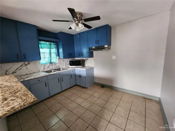 $1,300 | 2002 Thornton Street, Mission, TX 78572