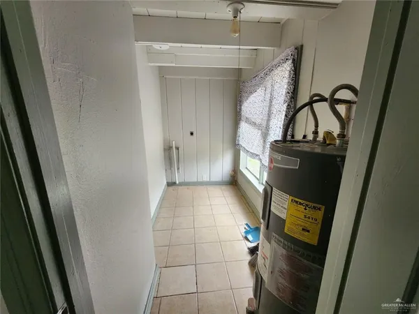 $1,300 | 2002 Thornton Street, Mission, TX 78572