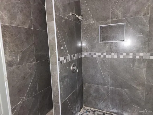 $1,300 | 2002 Thornton Street, Mission, TX 78572