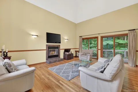 $648,000 | 21 Huyler Drive, Hyde Park, NY 12538