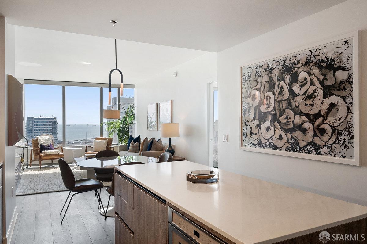 201 Folsom Street, Unit 22F San Francisco, CA 94105 - Photo 14 of 53 a room with furniture and window