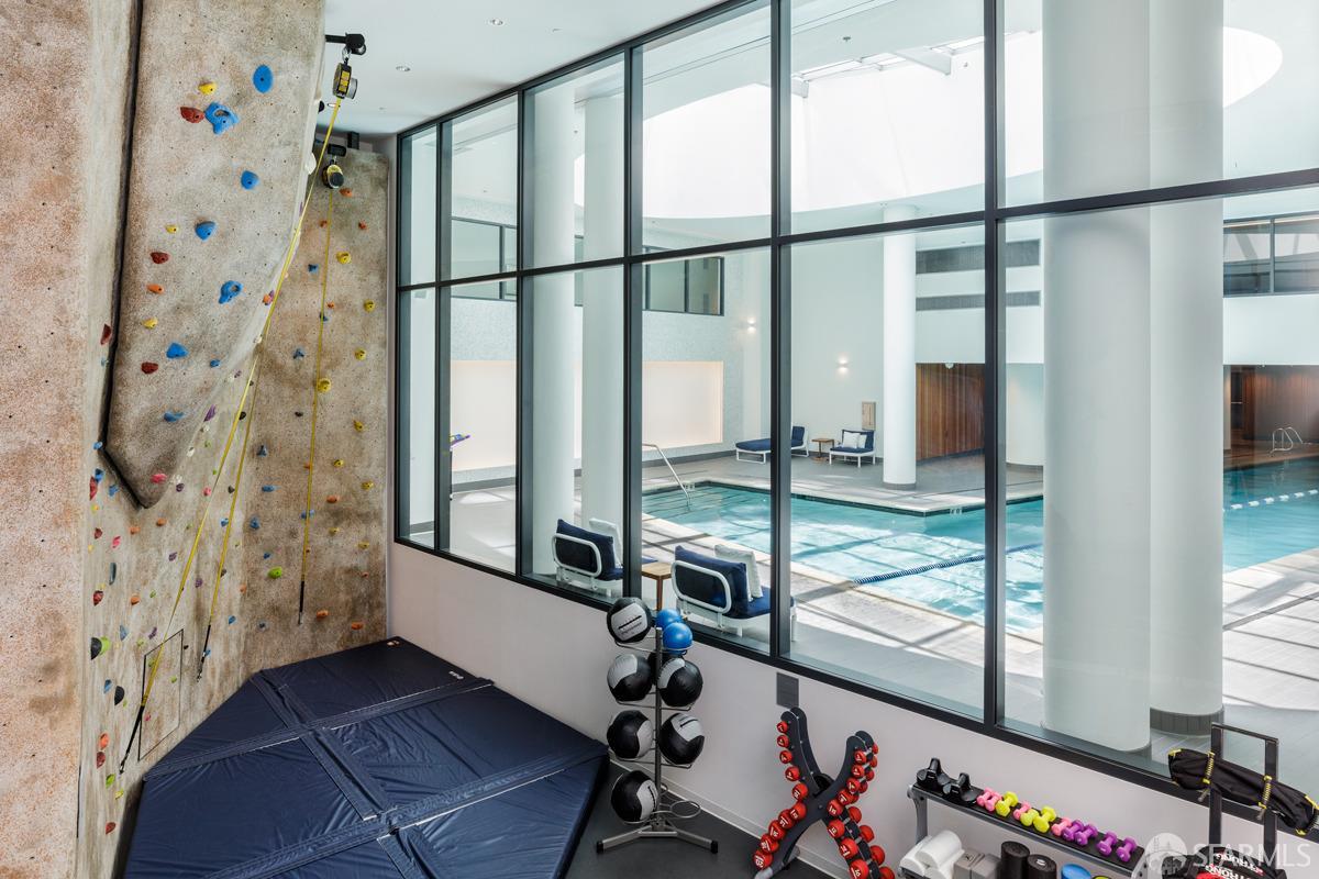 201 Folsom Street, Unit 22F San Francisco, CA 94105 - Photo 39 of 53 a view of a interior of the house