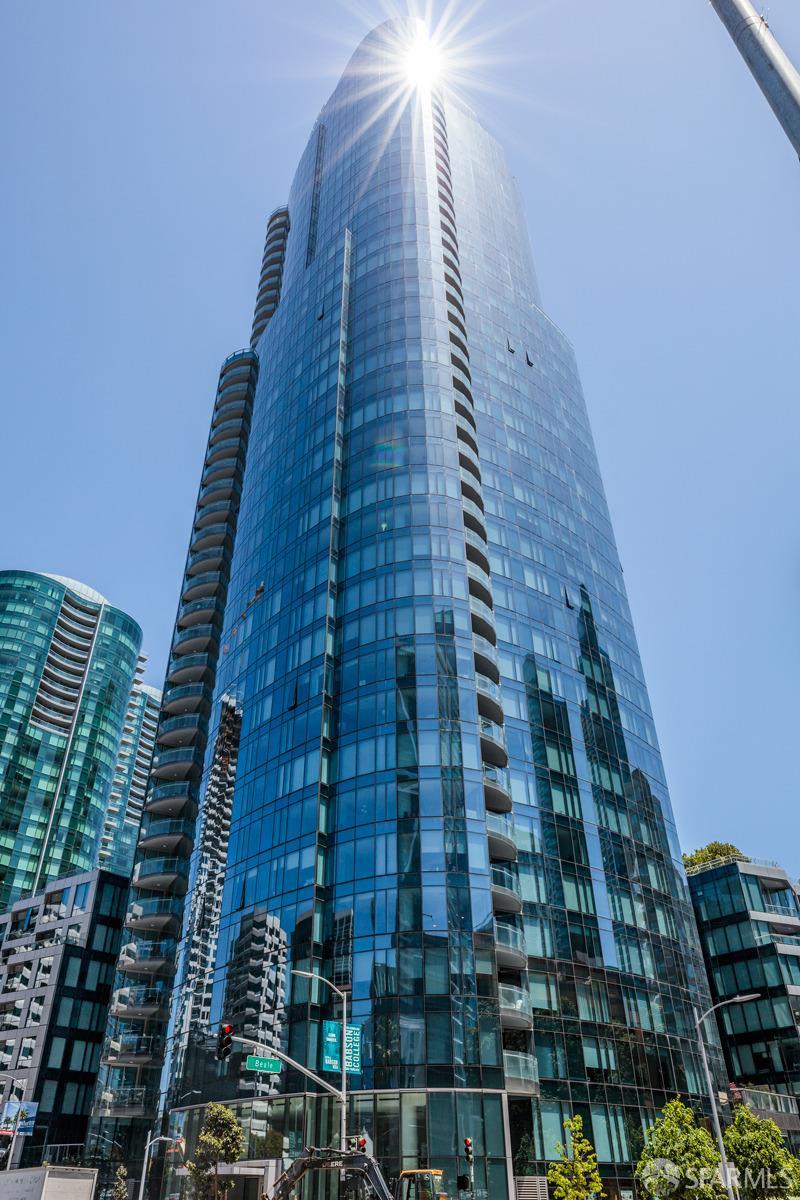201 Folsom Street, Unit 22F San Francisco, CA 94105 - Photo 51 of 53 a view of a building